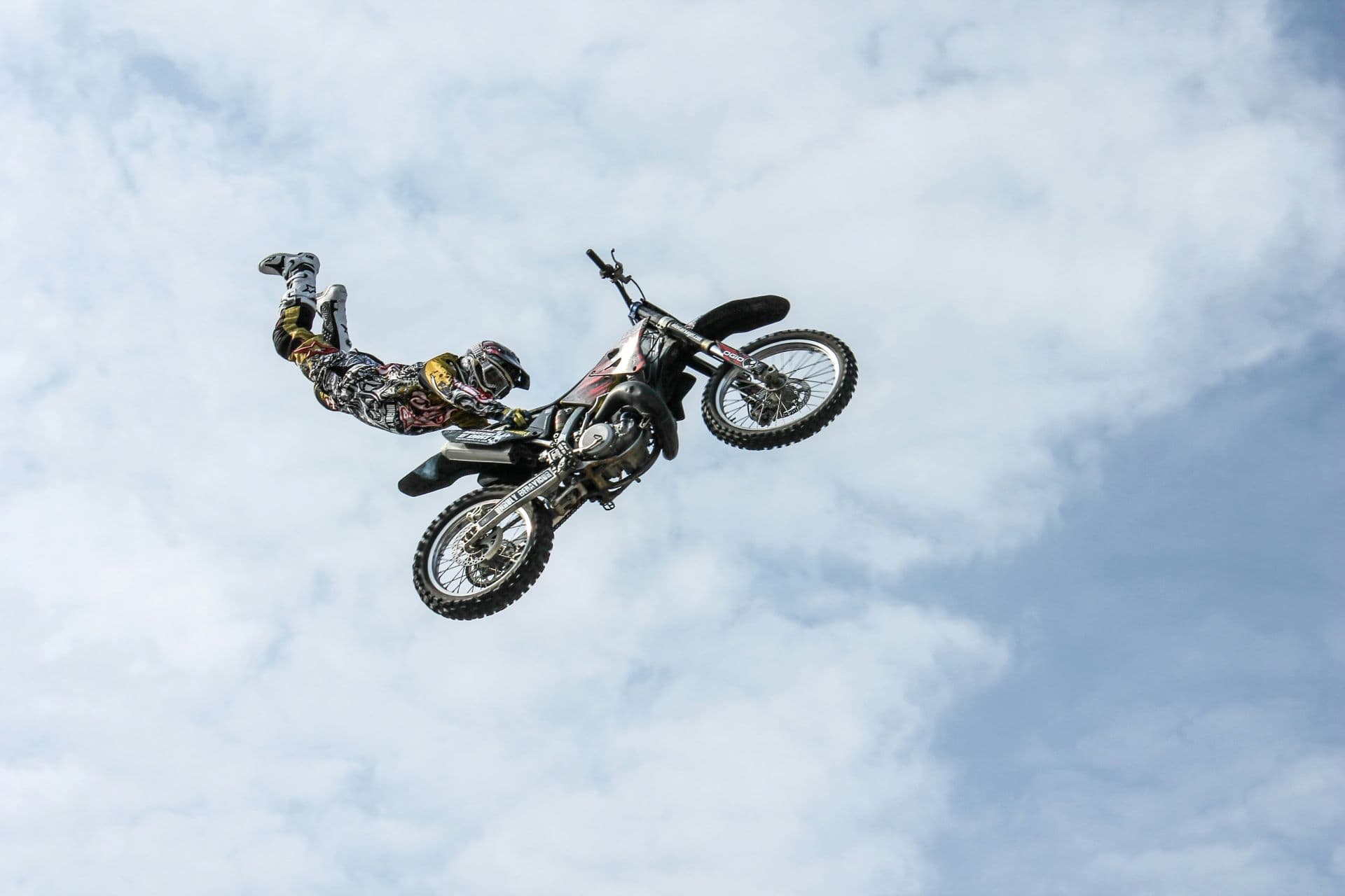 Thrill Safely: Extreme Sports Immersed in Virtual Reality gallery image 1